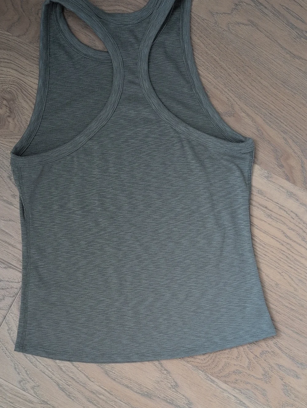 Vuori Sunrise Women’s Tank Top - Sage Green size M - Picture 4 of 5